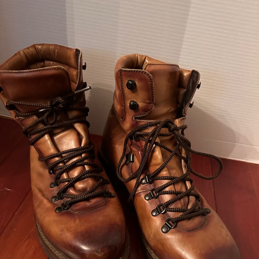 Magnanni leather hiking boots